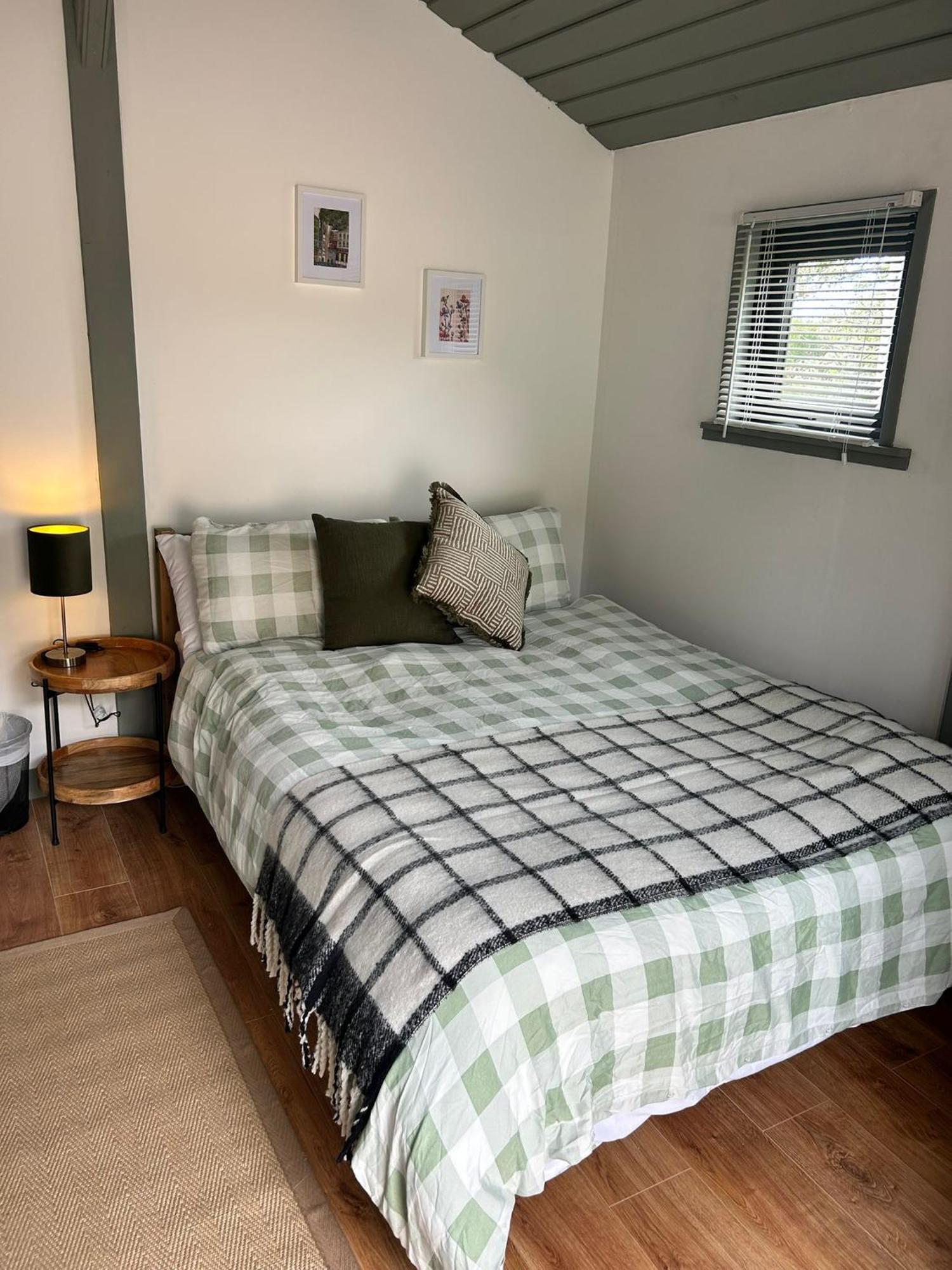 Ben Lettery Hostel Ballynahinch Екстериор снимка